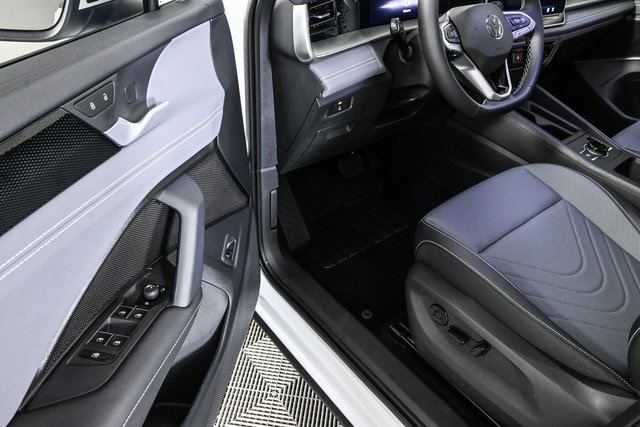 new 2025 Volkswagen Tiguan car, priced at $35,879