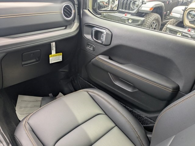new 2025 Jeep Gladiator car, priced at $43,280