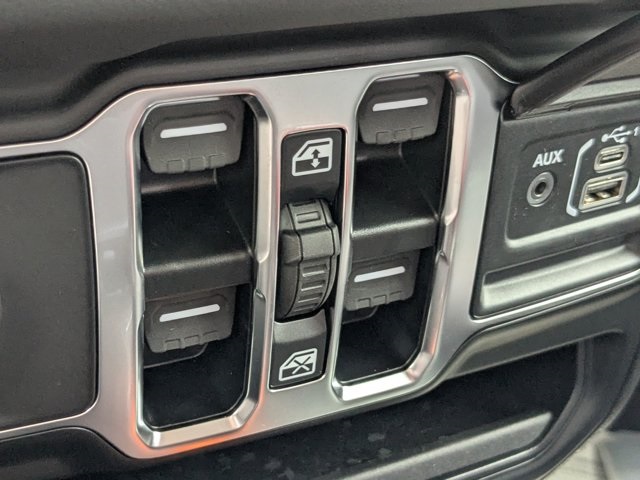 new 2025 Jeep Gladiator car, priced at $43,280