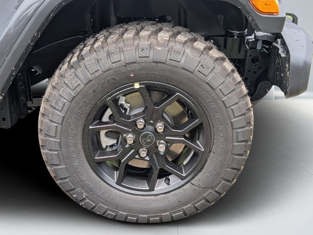 new 2025 Jeep Gladiator car, priced at $43,280