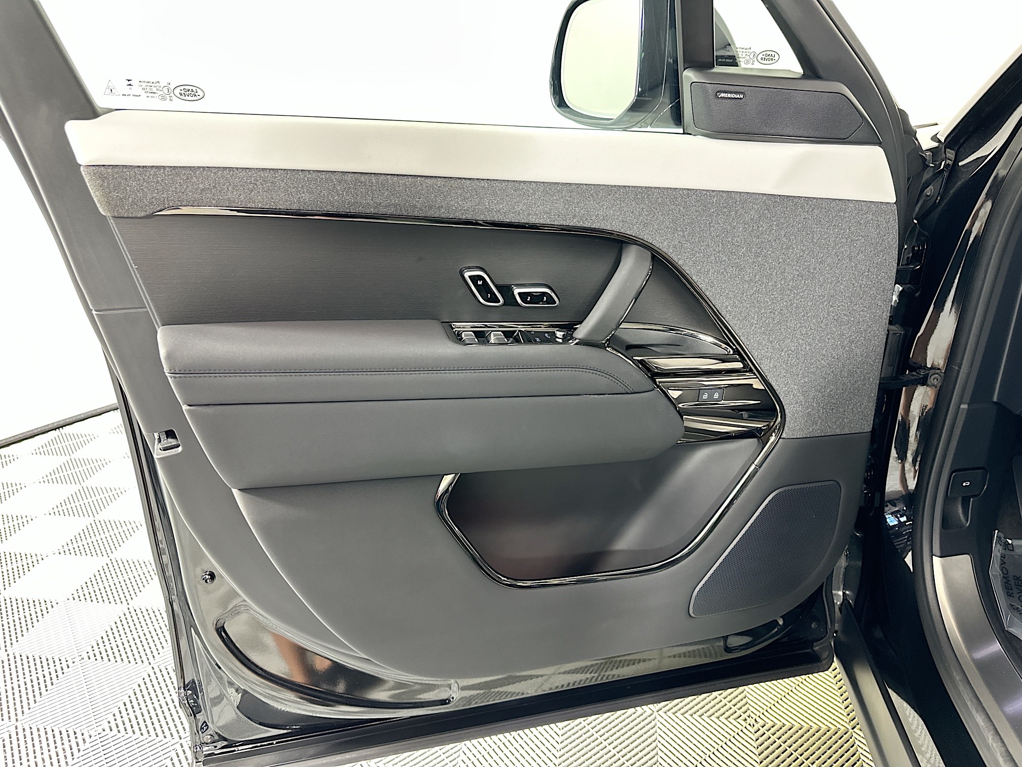 used 2023 Land Rover Range Rover Sport car, priced at $79,995