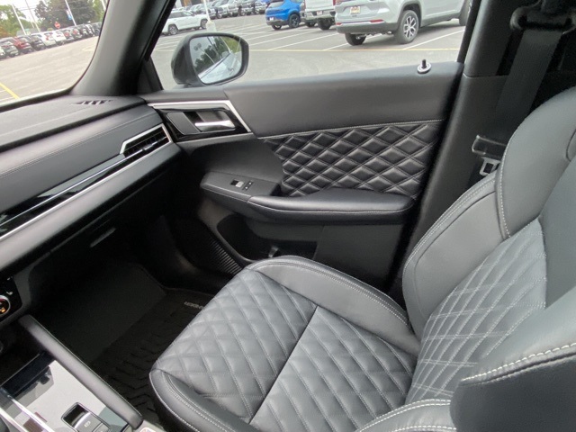 used 2023 Mitsubishi Outlander car, priced at $29,655