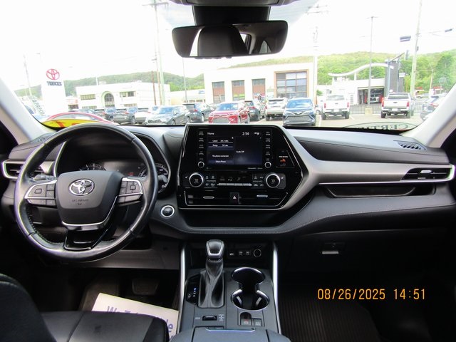 used 2021 Toyota Highlander car, priced at $33,499