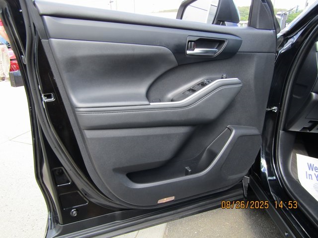used 2021 Toyota Highlander car, priced at $33,499