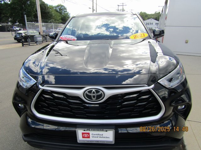 used 2021 Toyota Highlander car, priced at $33,499