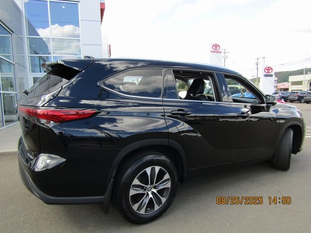 used 2021 Toyota Highlander car, priced at $33,499