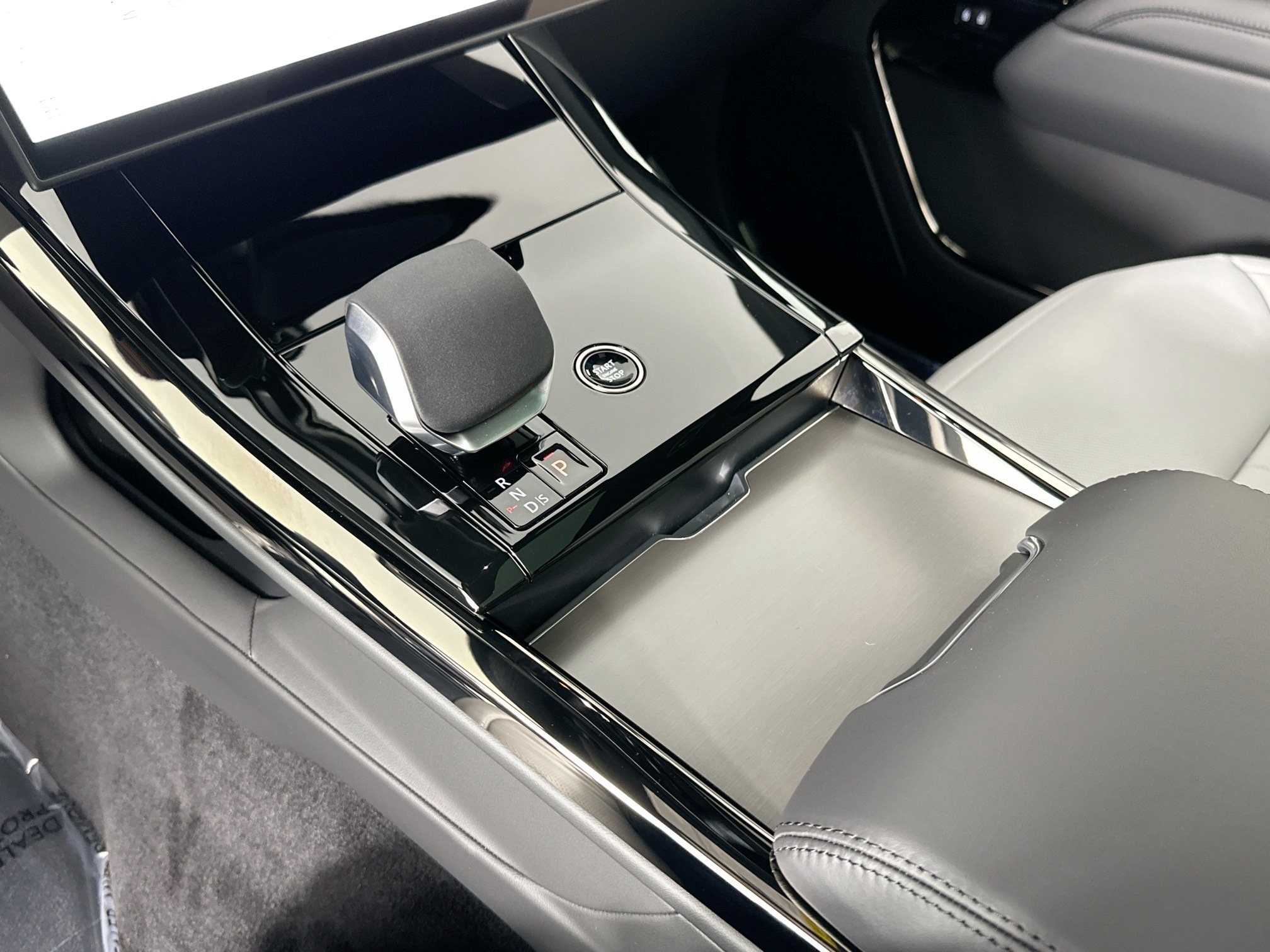 new 2025 Land Rover Range Rover Sport car, priced at $119,590
