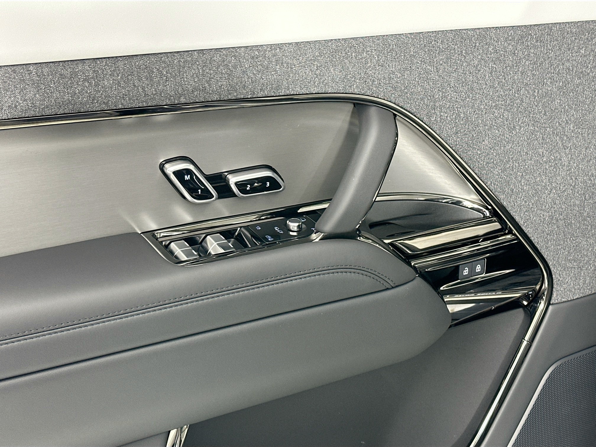new 2025 Land Rover Range Rover Sport car, priced at $119,590