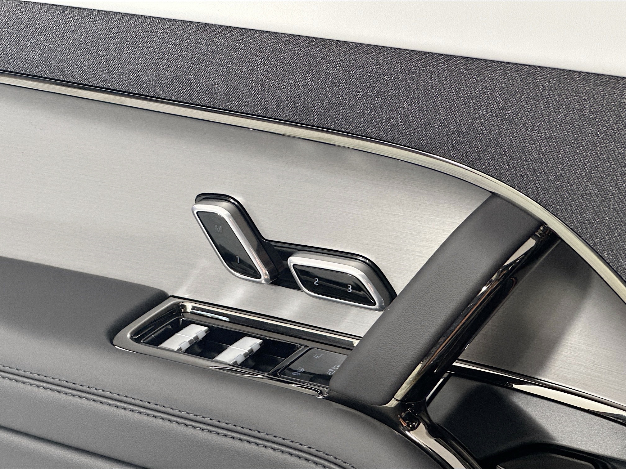 new 2025 Land Rover Range Rover Sport car, priced at $119,590