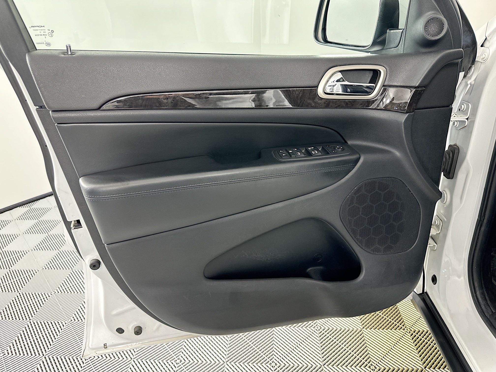 used 2013 Jeep Grand Cherokee car, priced at $12,999