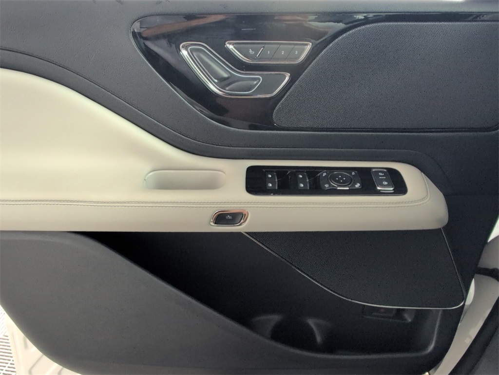 new 2025 Lincoln Aviator car, priced at $58,886
