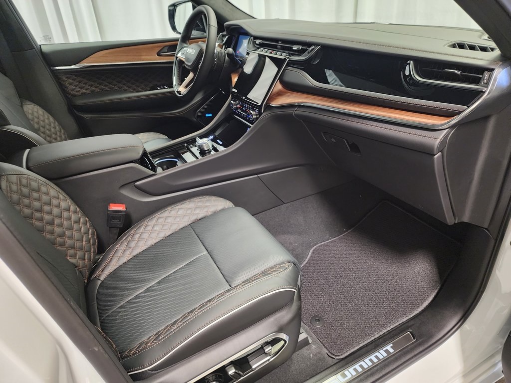 new 2025 Jeep Grand Cherokee L car, priced at $58,499