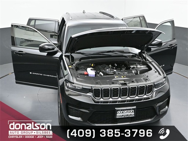 new 2025 Jeep Grand Cherokee car, priced at $39,997