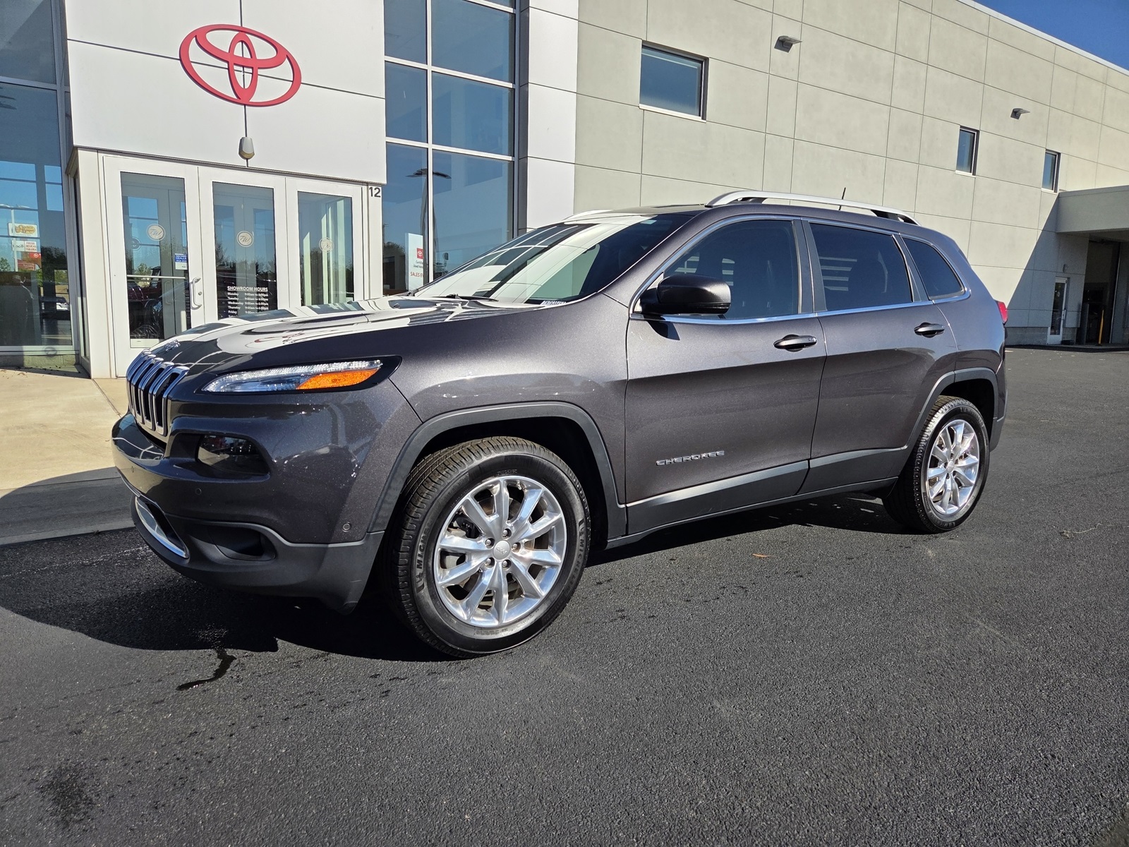 used 2017 Jeep Cherokee car, priced at $12,470
