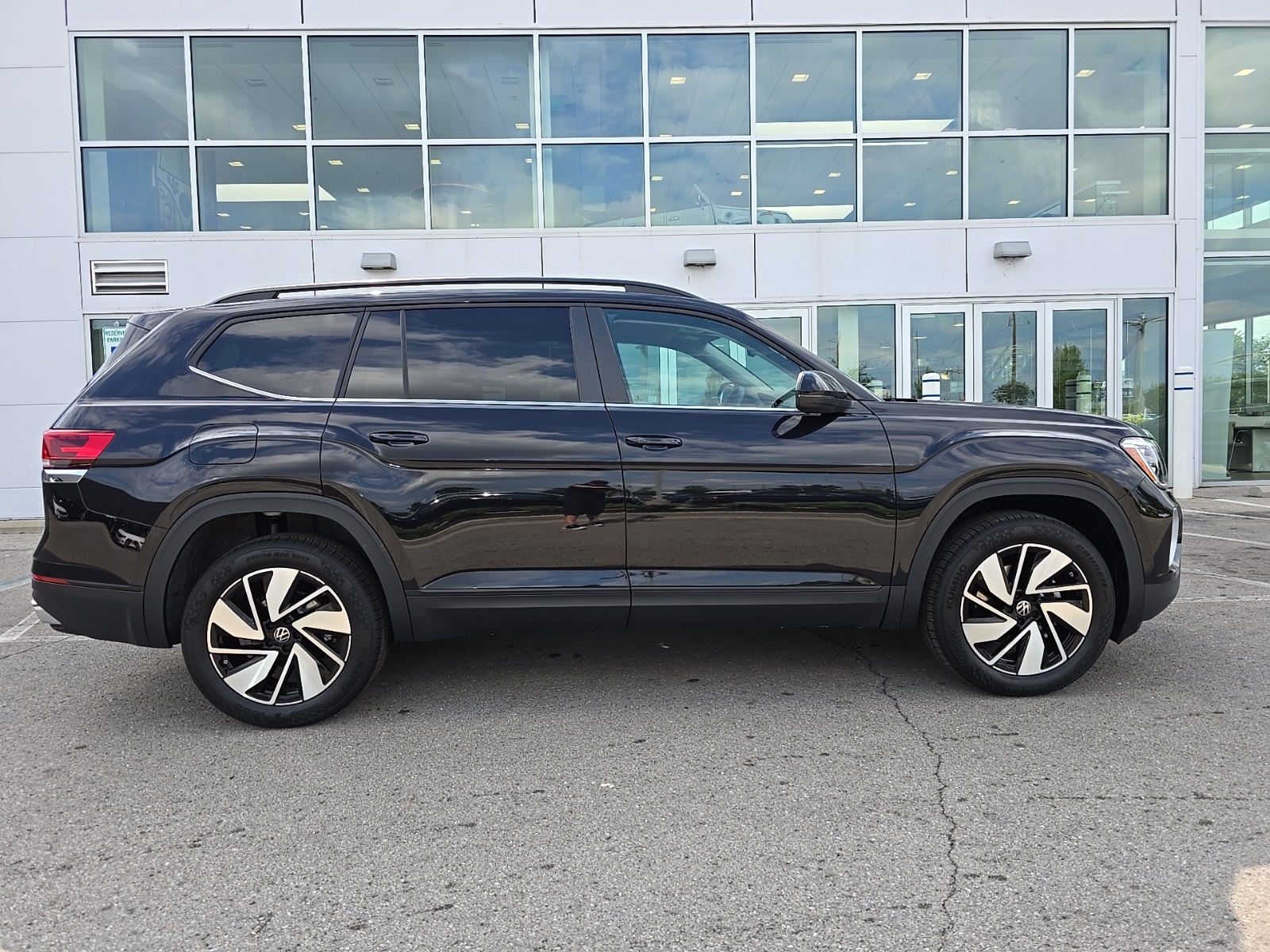 new 2026 Volkswagen Atlas car
