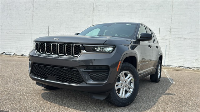 new 2025 Jeep Grand Cherokee car, priced at $42,179
