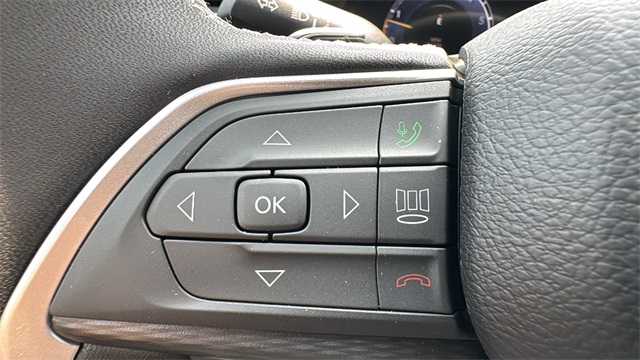 new 2025 Jeep Grand Cherokee car, priced at $42,179