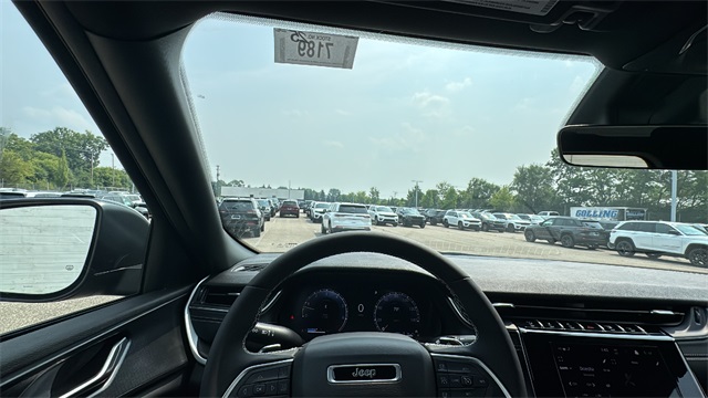 new 2025 Jeep Grand Cherokee car, priced at $42,179