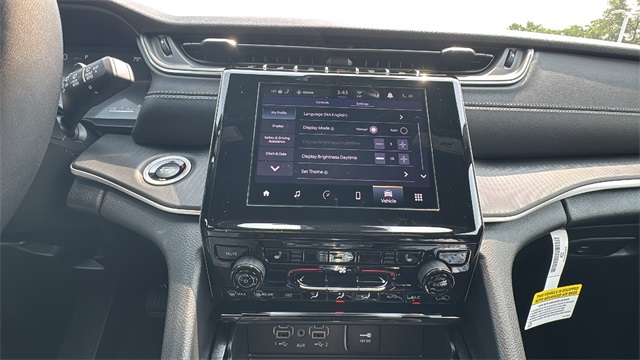 new 2025 Jeep Grand Cherokee car, priced at $42,179