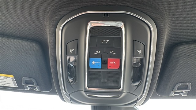 new 2025 Jeep Grand Cherokee car, priced at $42,179