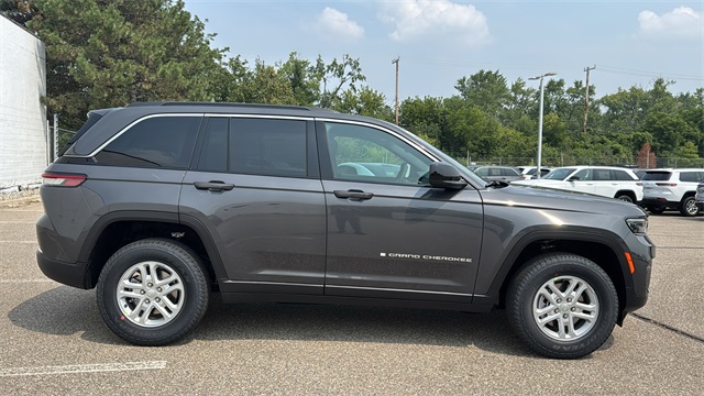 new 2025 Jeep Grand Cherokee car, priced at $42,179