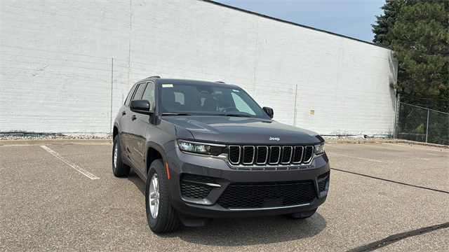 new 2025 Jeep Grand Cherokee car, priced at $42,179