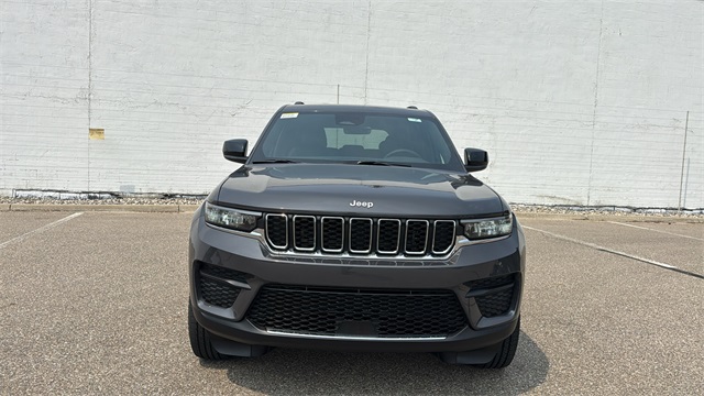 new 2025 Jeep Grand Cherokee car, priced at $42,179