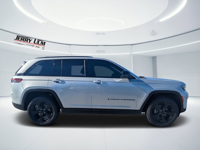 used 2023 Jeep Grand Cherokee car, priced at $29,582