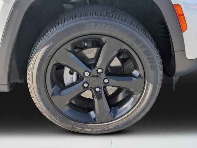 used 2023 Jeep Grand Cherokee car, priced at $29,582