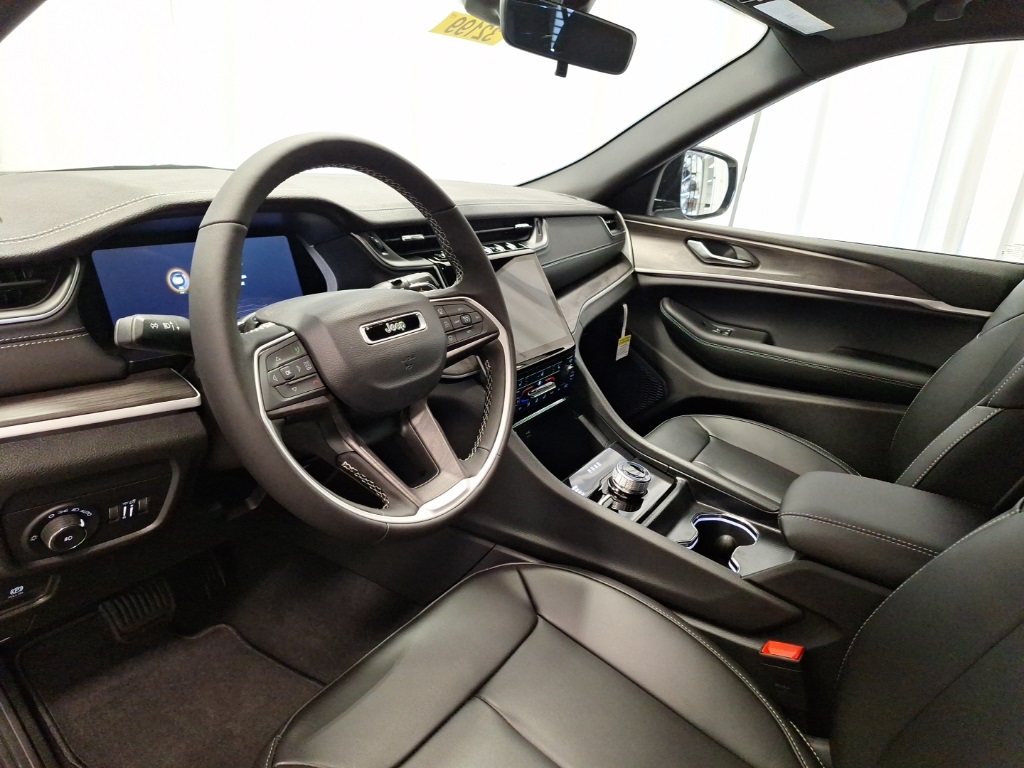new 2025 Jeep Grand Cherokee L car, priced at $47,990