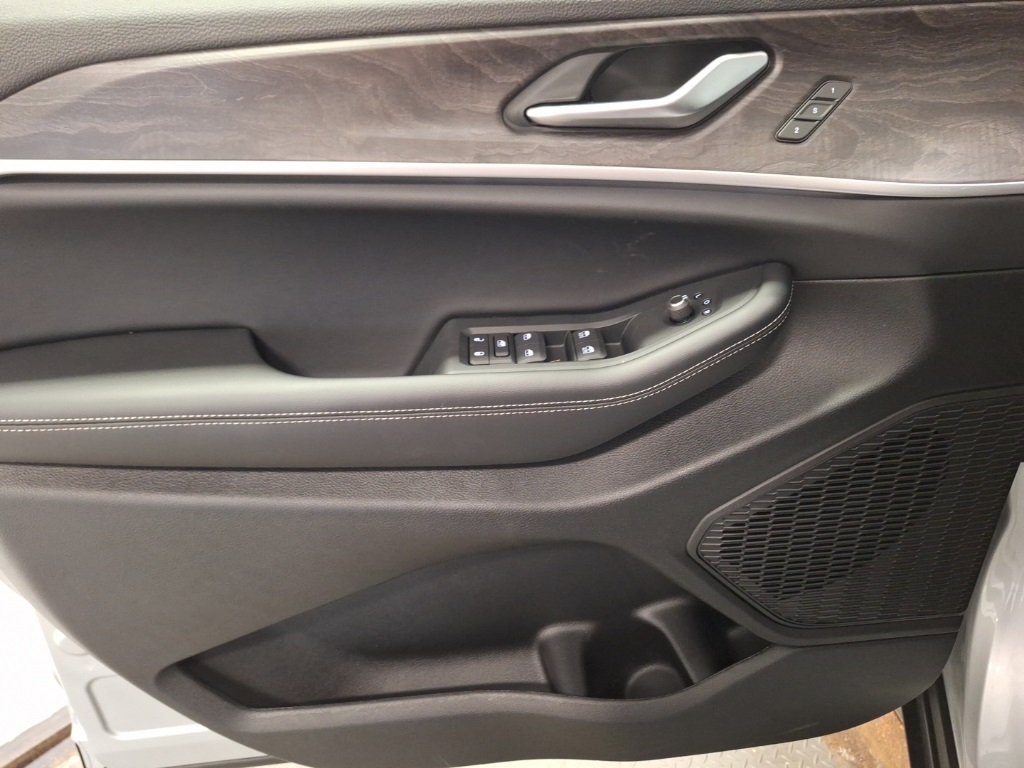 new 2025 Jeep Grand Cherokee L car, priced at $47,990