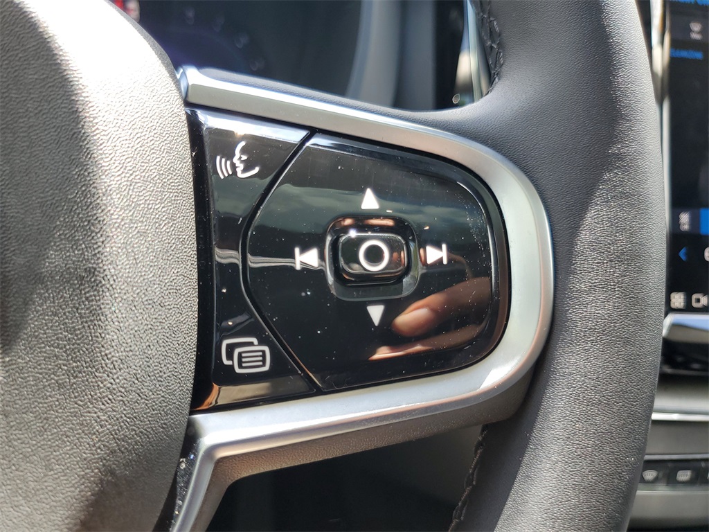 used 2025 Volvo XC60 car, priced at $39,995