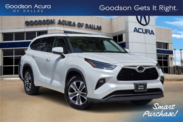 used 2022 Toyota Highlander car, priced at $36,500