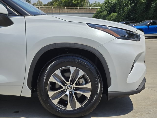 used 2022 Toyota Highlander car, priced at $36,500