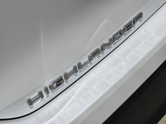 used 2022 Toyota Highlander car, priced at $36,500