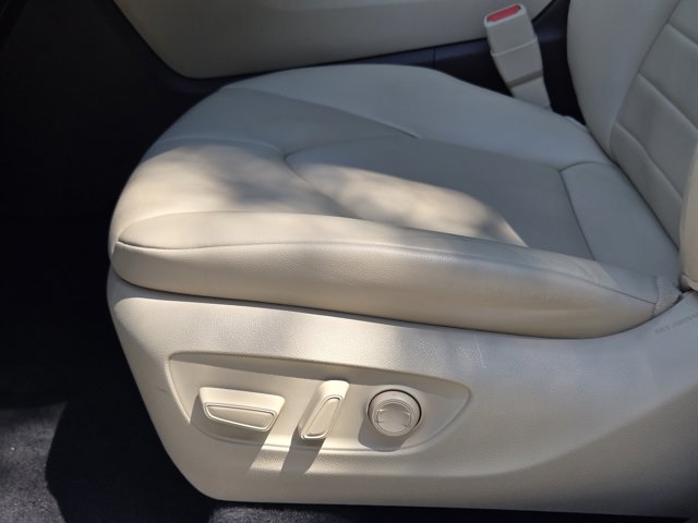 used 2022 Toyota Highlander car, priced at $36,500