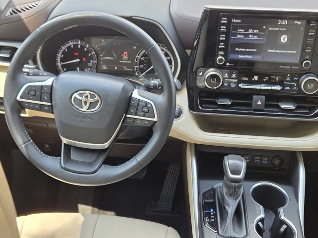 used 2022 Toyota Highlander car, priced at $36,500