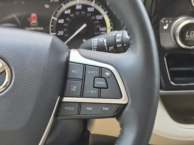 used 2022 Toyota Highlander car, priced at $36,500