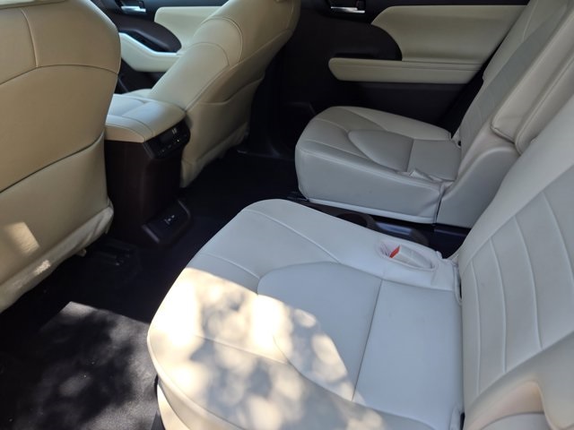 used 2022 Toyota Highlander car, priced at $36,500