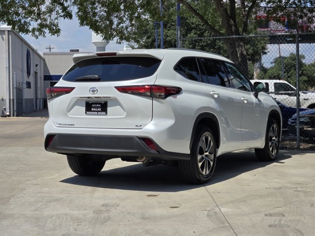 used 2022 Toyota Highlander car, priced at $36,500