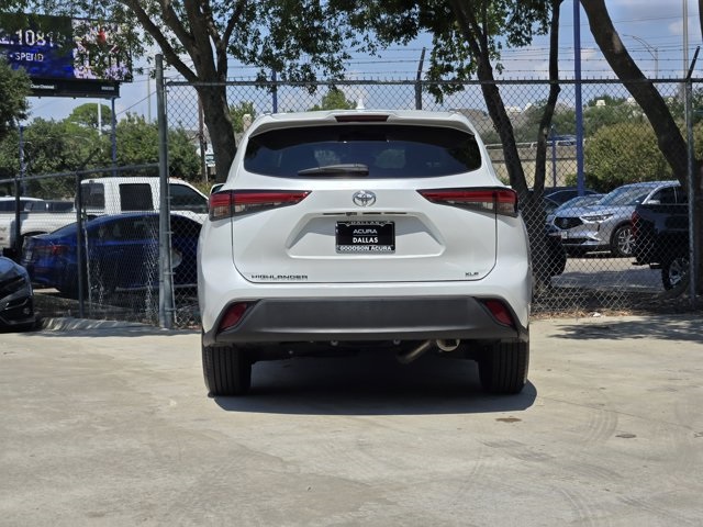 used 2022 Toyota Highlander car, priced at $36,500