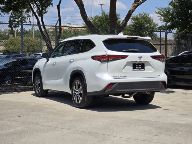 used 2022 Toyota Highlander car, priced at $36,500