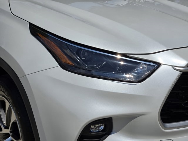 used 2022 Toyota Highlander car, priced at $36,500