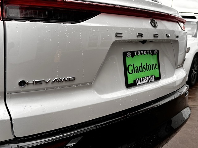 new 2025 Toyota Crown Signia car