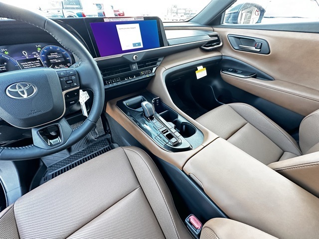 new 2025 Toyota Crown Signia car