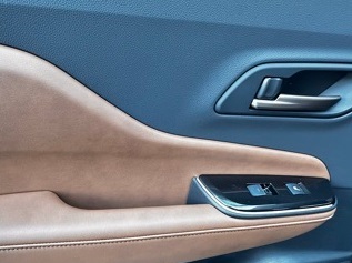 new 2025 Toyota Crown Signia car