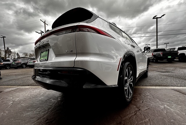 new 2025 Toyota Crown Signia car