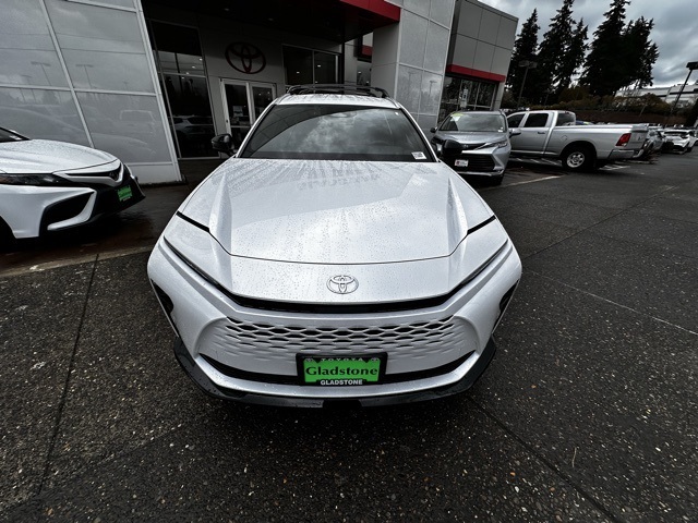 new 2025 Toyota Crown Signia car