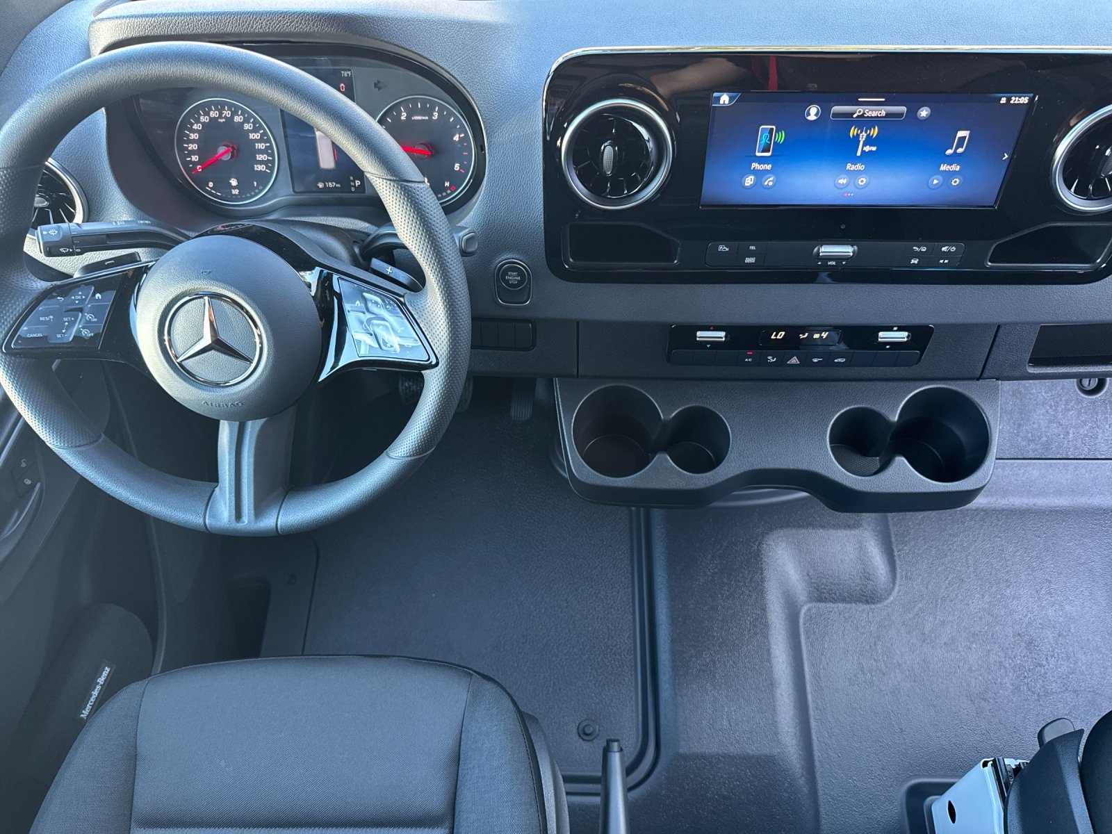 new 2025 Mercedes-Benz Sprinter 2500 car