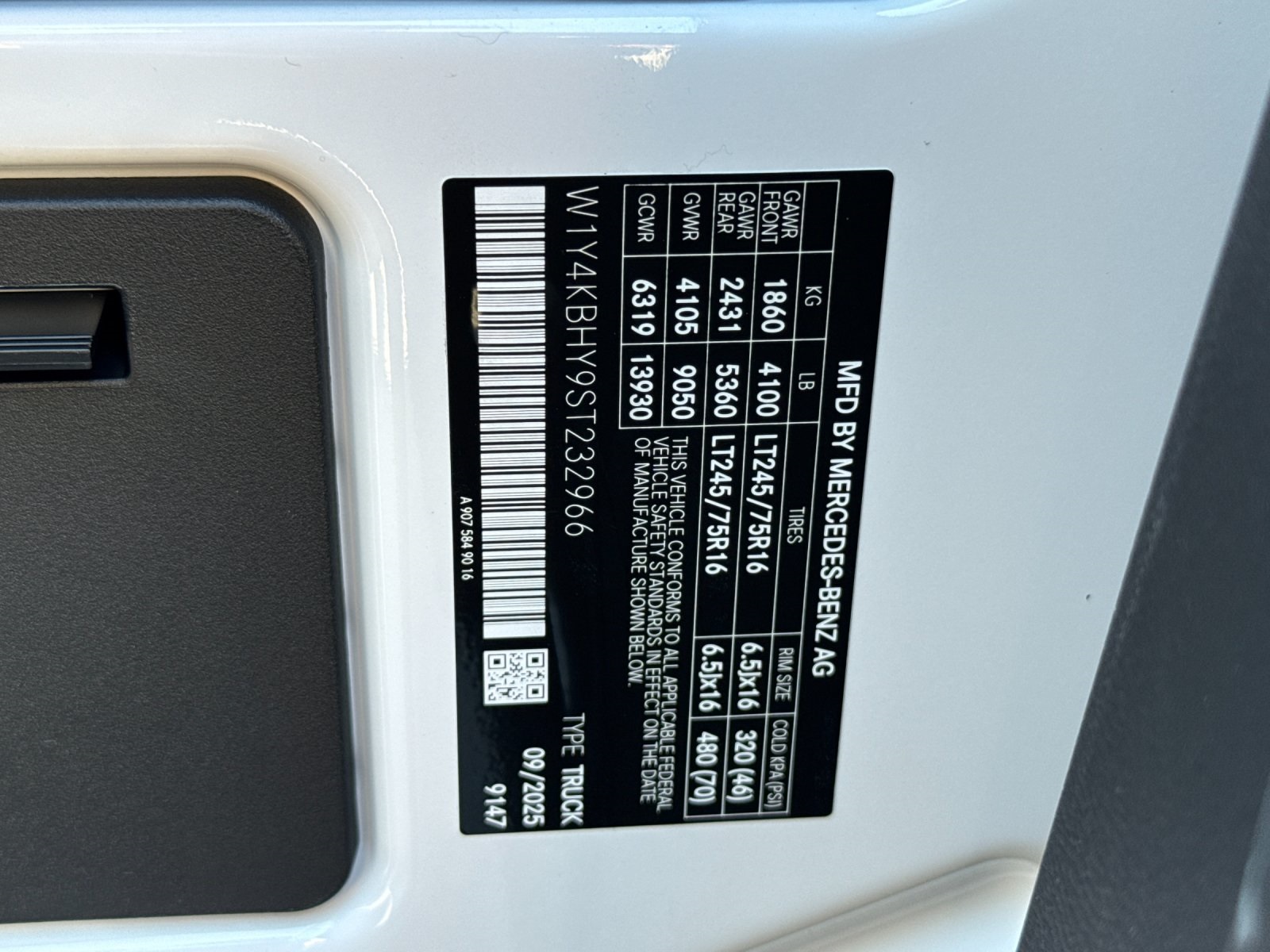 new 2025 Mercedes-Benz Sprinter 2500 car